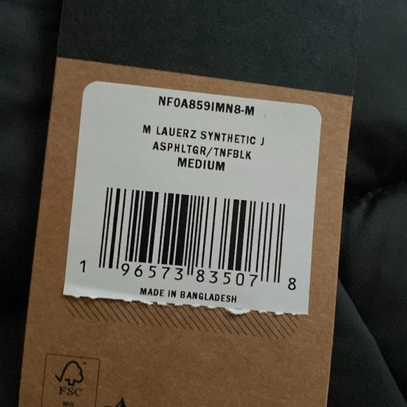 The North Face puffer coat - Picture 5 of 8